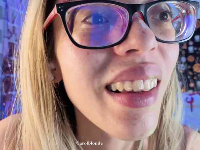 Carolblonde webcam