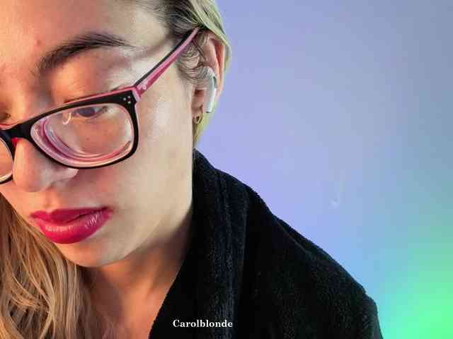Carolblonde webcam