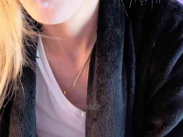 Carolblonde webcam