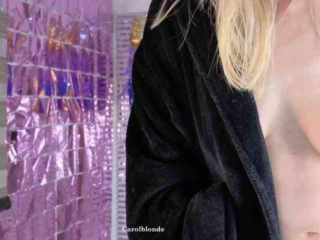 Carolblonde webcam