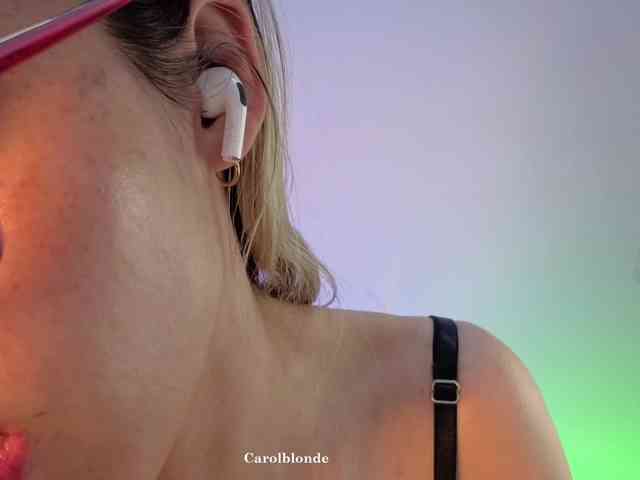 Carolblonde webcam