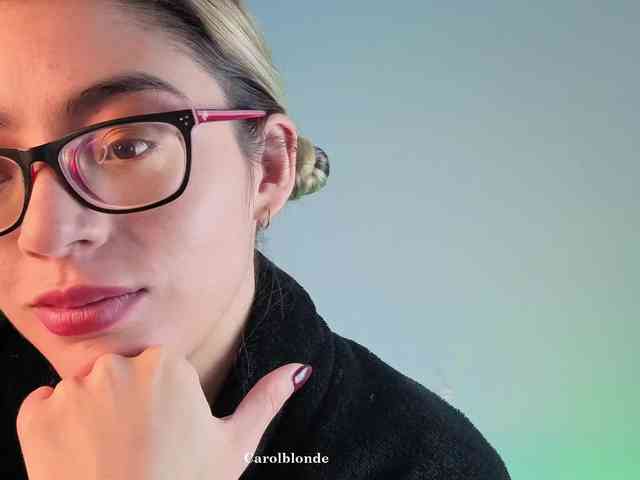 Carolblonde webcam