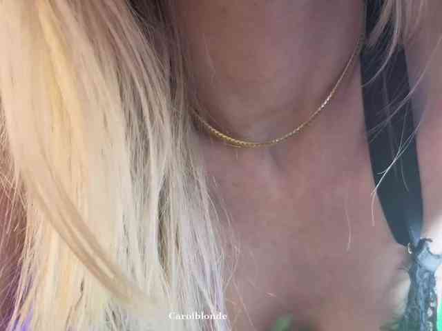 Carolblonde webcam