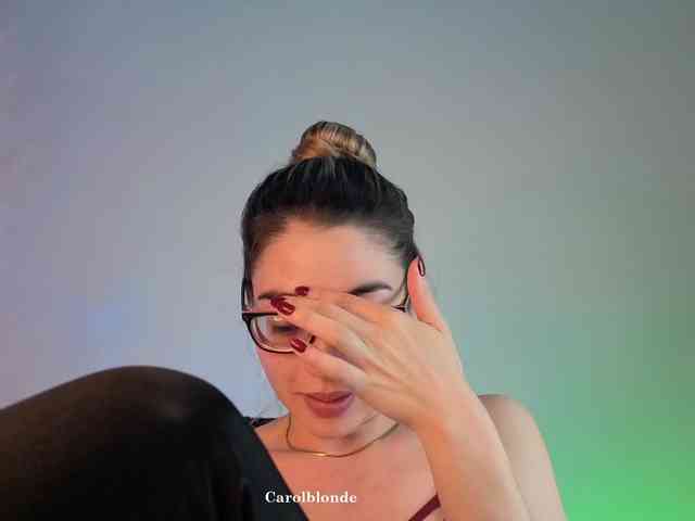 Carolblonde webcam