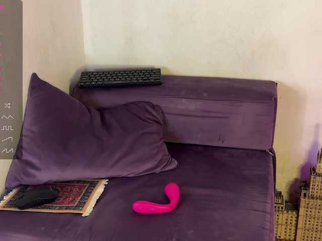 Feramonaa's BongaCams show and profile