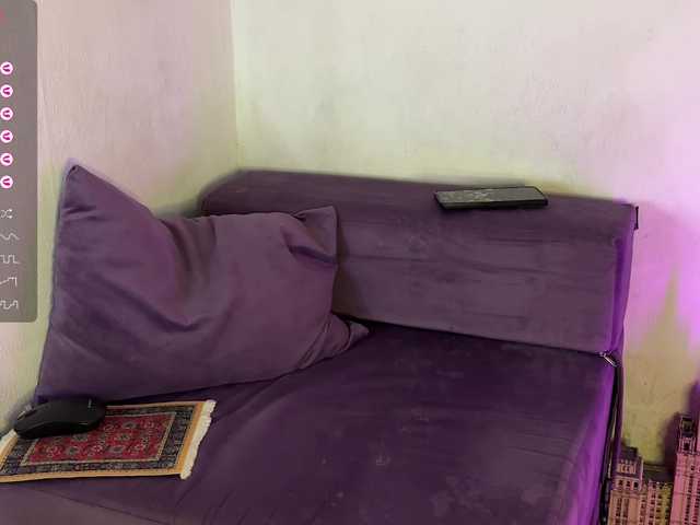 Feramonaa's BongaCams show and profile