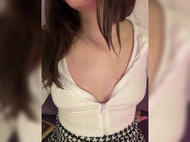 Feramonaa's BongaCams show and profile