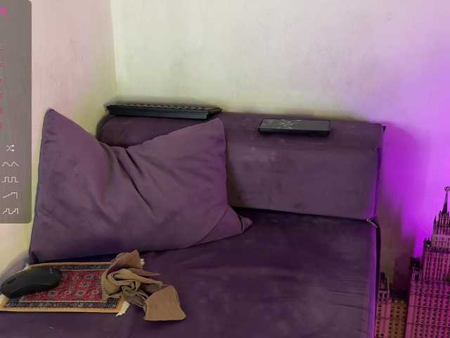 Feramonaa's BongaCams show and profile