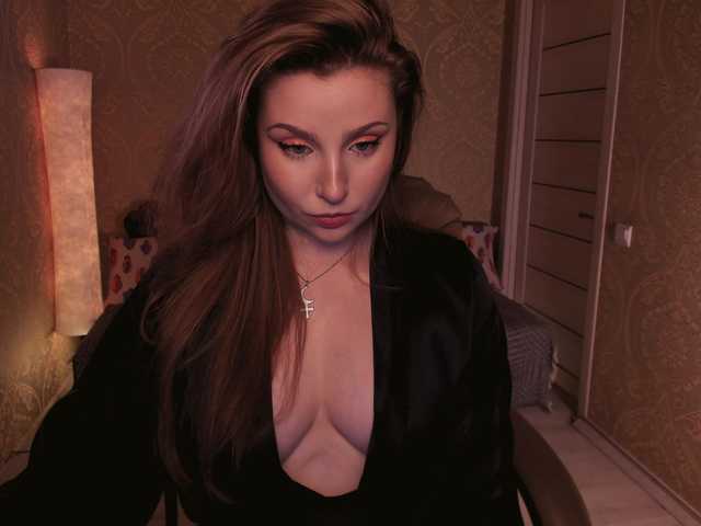 Esmeerrr's BongaCams show and profile