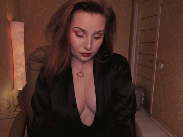 Esmeerrr's BongaCams show and profile