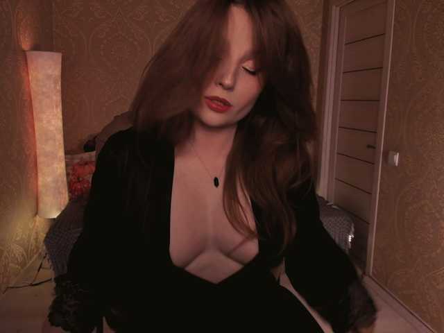 Esmeerrr's BongaCams show and profile