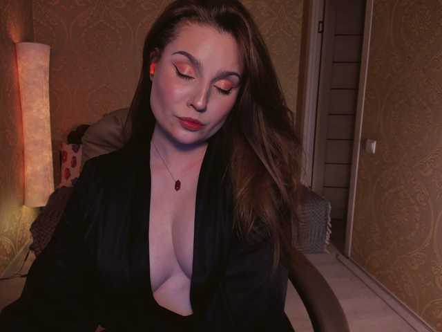 Esmeerrr's BongaCams show and profile