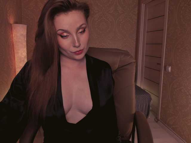 Esmeerrr's BongaCams show and profile