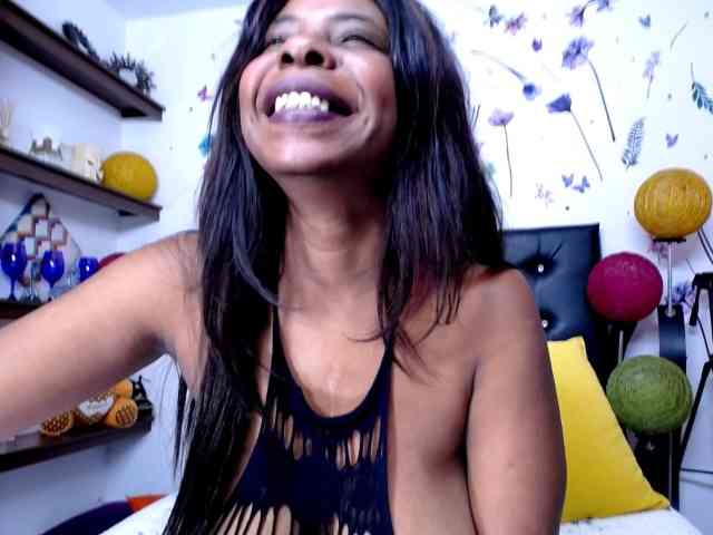 Corrinahot webcam