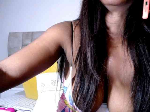 Corrinahot webcam