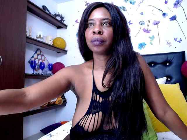 Corrinahot webcam