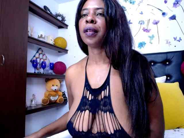 Corrinahot webcam