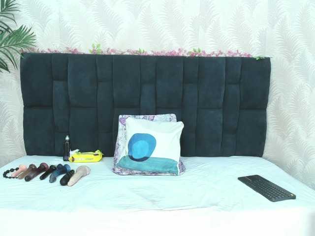 ArianaDiosa's BongaCams show and profile