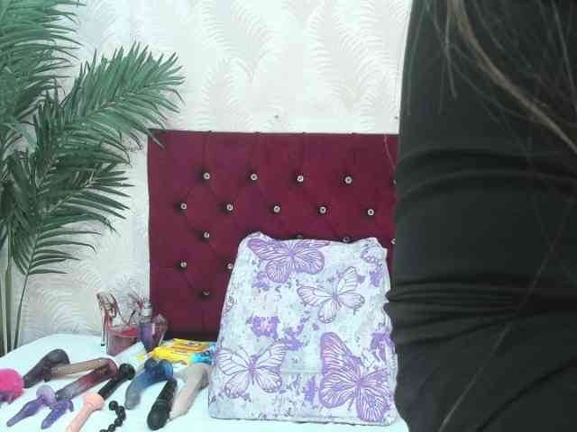 ArianaDiosa webcam