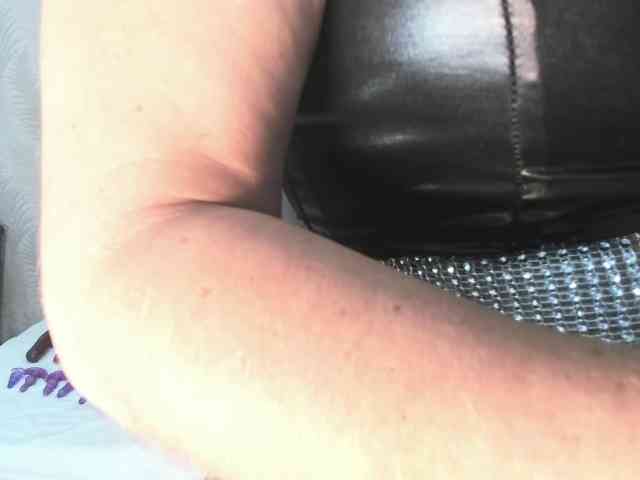 ArianaDiosa webcam
