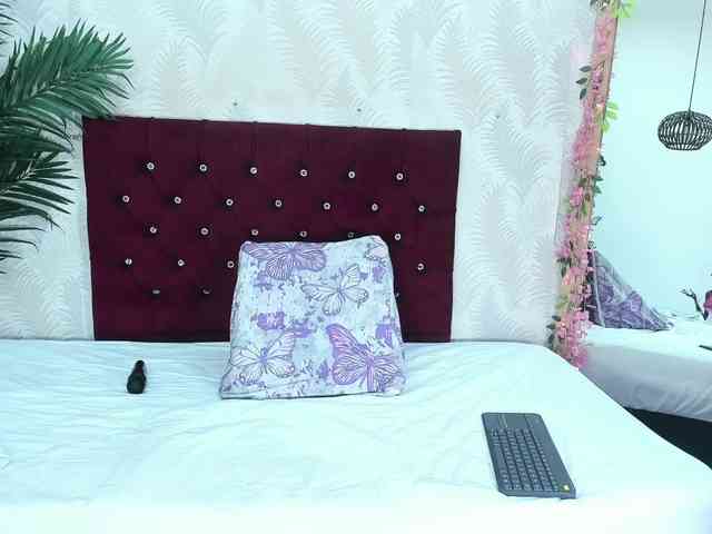 ArianaDiosa webcam