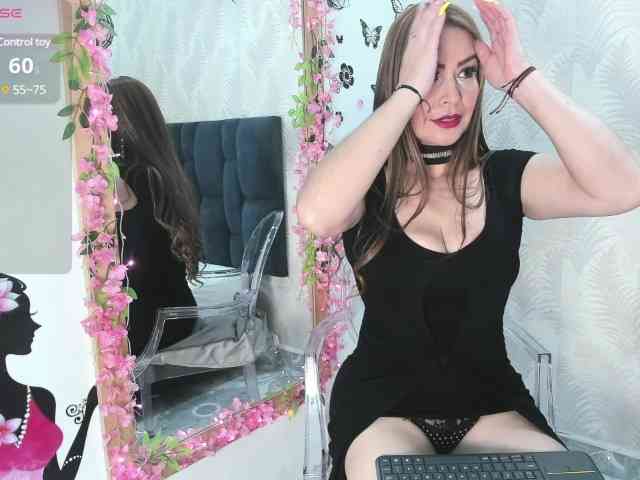 ArianaDiosa webcam