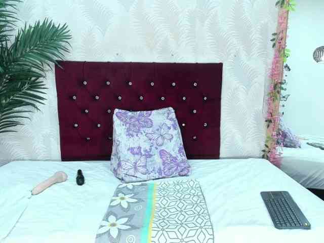 ArianaDiosa webcam