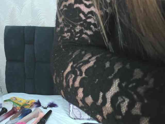 ArianaDiosa webcam
