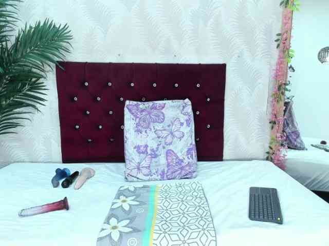 ArianaDiosa webcam