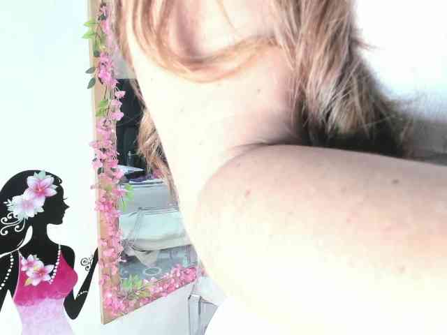 ArianaDiosa webcam