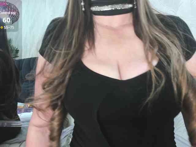 ArianaDiosa webcam