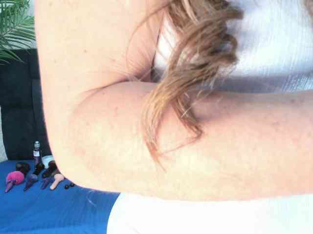 ArianaDiosa webcam