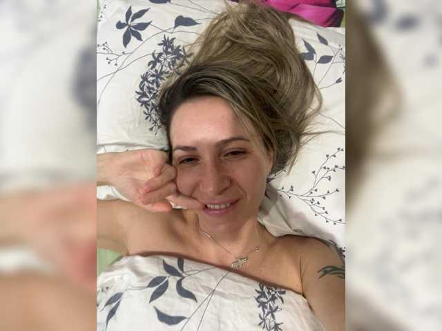 HARIZZMA's BongaCams show and profile