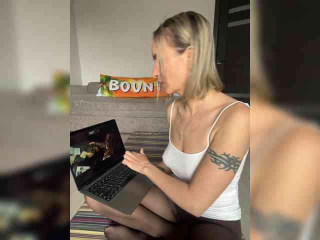 HARIZZMA Live Webcam on BongaCams