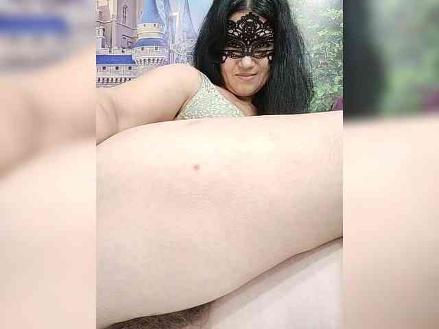 ZulfaMillers webcam