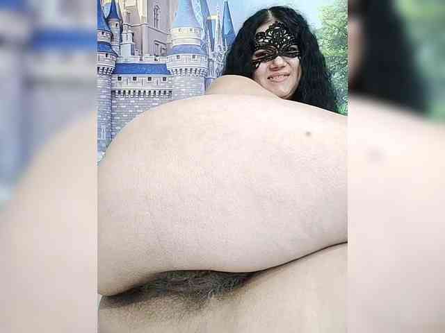 ZulfaMillers Live Webcam on BongaCams