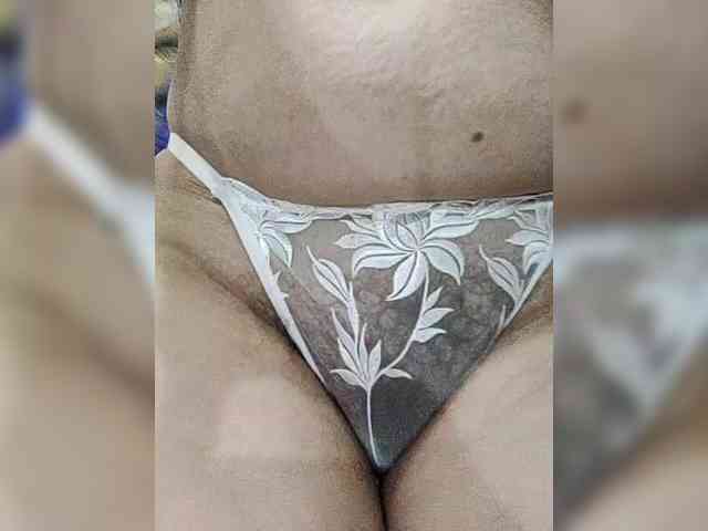 ZulfaMillers Live Webcam on BongaCams