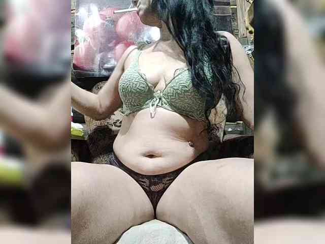 ZulfaMillers webcam