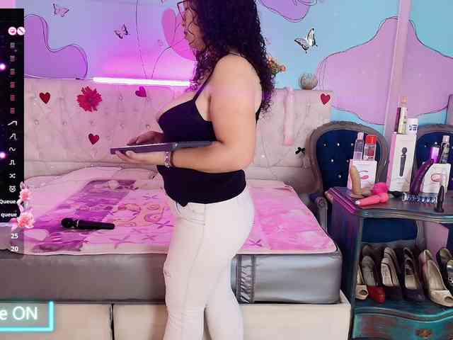 Zalymature Live Webcam on BongaCams