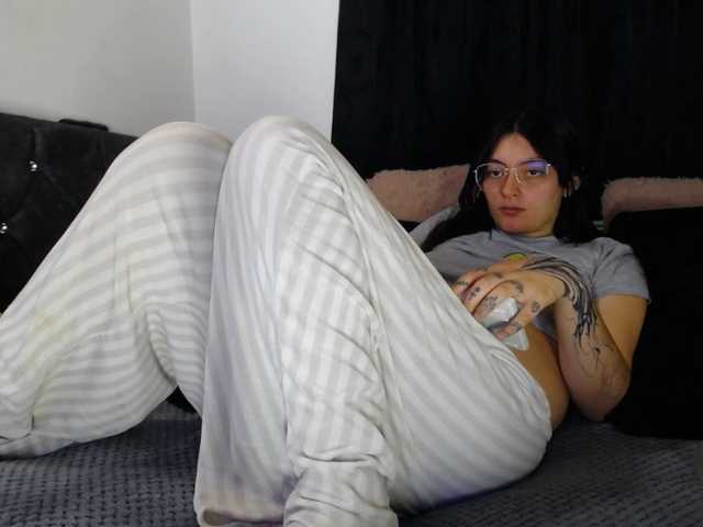  Lesliee22 chat room