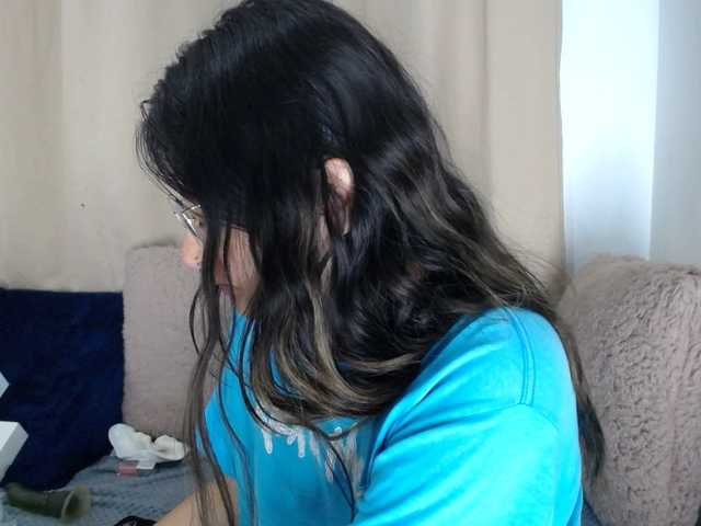 Lesliee22's BongaCams show and profile