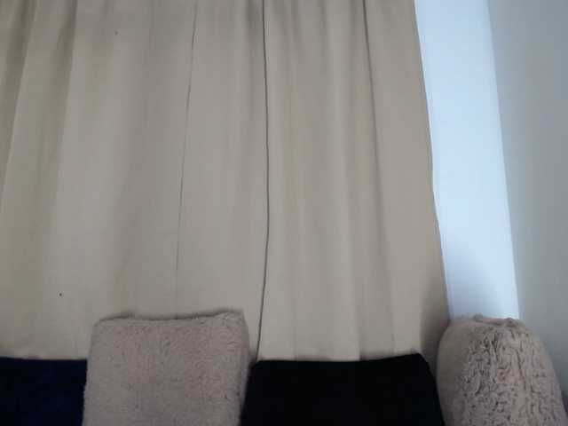 Lesliee22's BongaCams show and profile