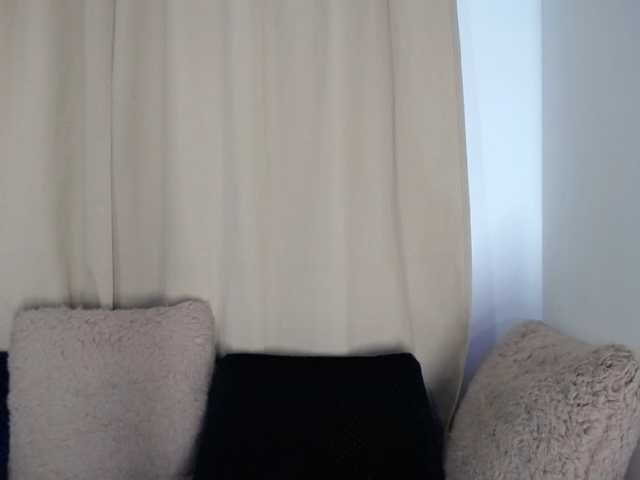 Lesliee22's BongaCams show and profile