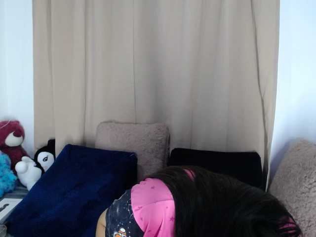 Lesliee22's BongaCams show and profile