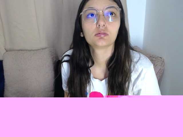 Lesliee22's BongaCams show and profile