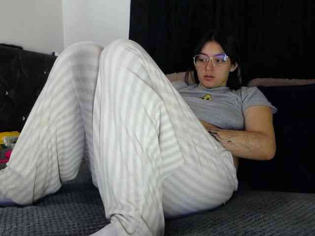 Lesliee22 webcam