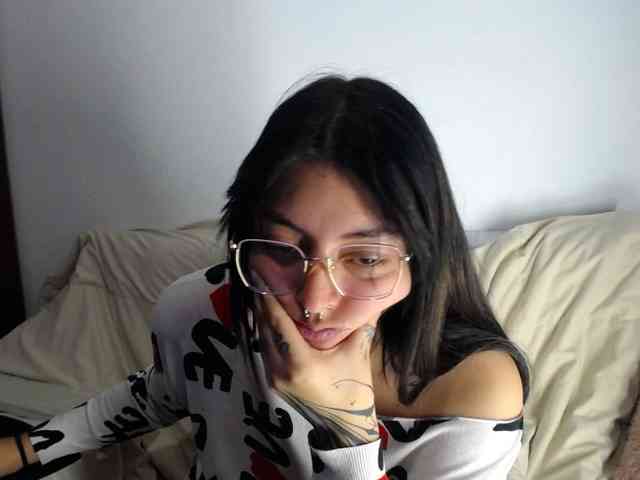 Lesliee22 webcam
