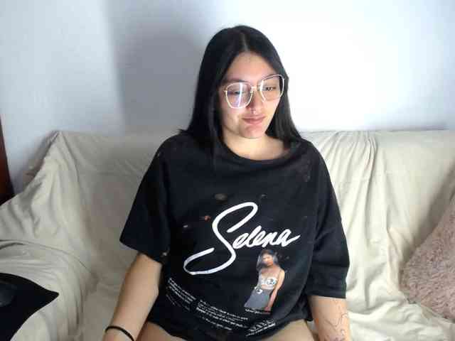 Lesliee22 webcam