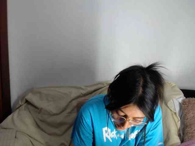 Lesliee22 webcam