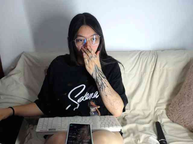 Lesliee22 webcam